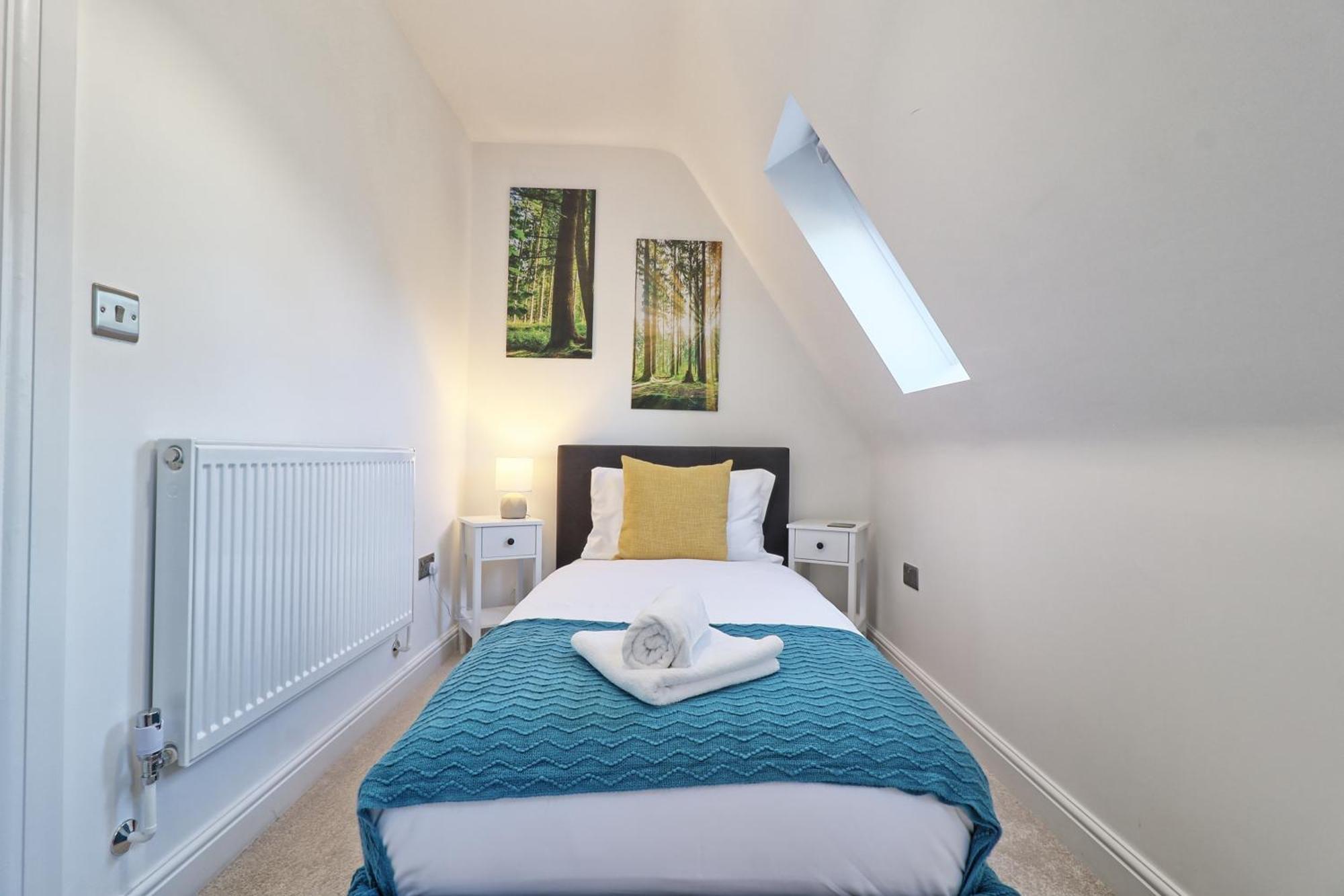 Writtle Massive 4 Bedroom Apartment With Parking In Gorgeous Countryside Location & Short Drive To Chelmsford City Centre Contractors Welcome Экстерьер фото
