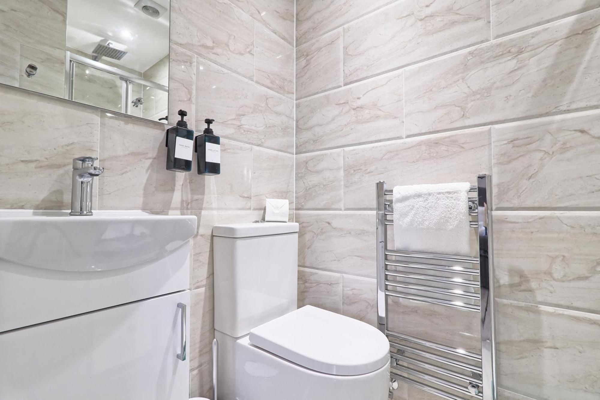 Writtle Massive 4 Bedroom Apartment With Parking In Gorgeous Countryside Location & Short Drive To Chelmsford City Centre Contractors Welcome Экстерьер фото