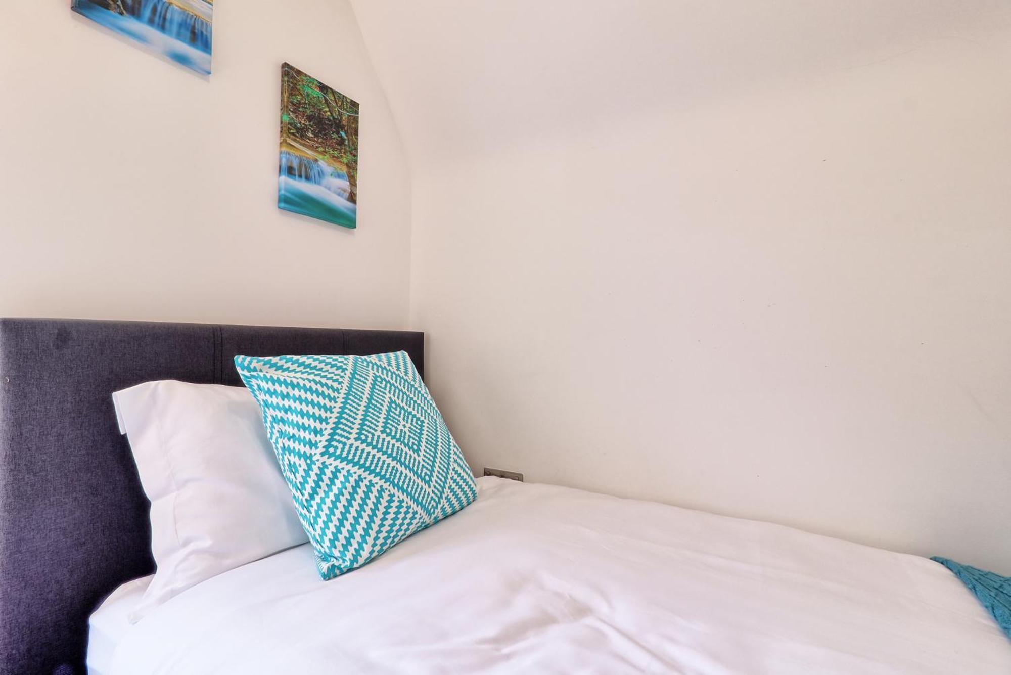 Writtle Massive 4 Bedroom Apartment With Parking In Gorgeous Countryside Location & Short Drive To Chelmsford City Centre Contractors Welcome Экстерьер фото